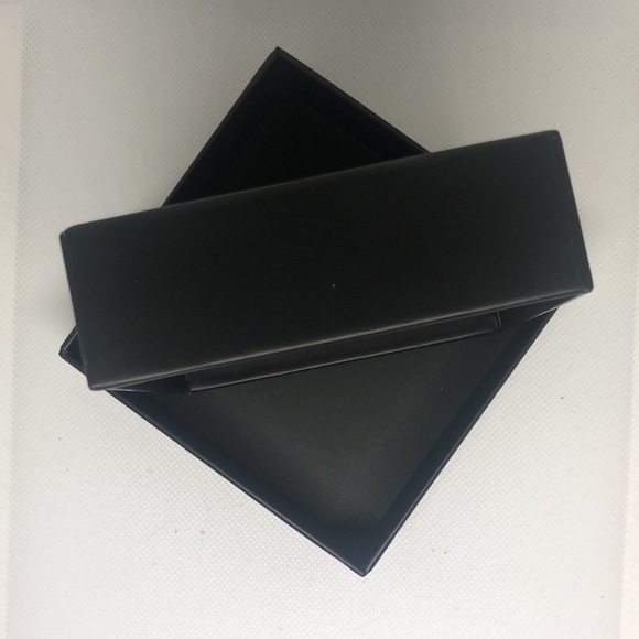 NEW Disney X Baublebar Disney Gold Minnie Mouse Summer Beach Bow Earrings - Picture 10 of 12